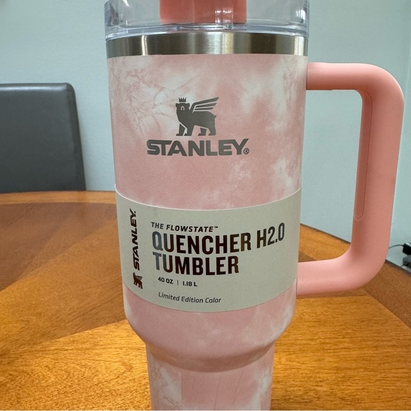 Stanley• New 40oz Quencher Peach Pink Tie Dye - Picture 3 of 7